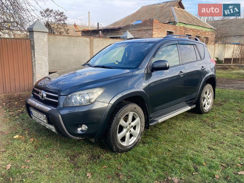 Позашляховик / Кросовер Toyota RAV4 2007 в Лозовій