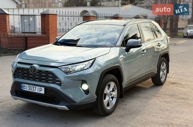 Внедорожник / Кроссовер Toyota RAV4 2021 в Полтаве