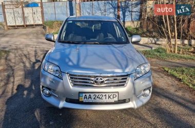 Внедорожник / Кроссовер Toyota RAV4 2011 в Киеве