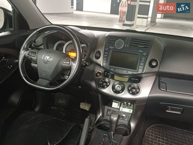 Позашляховик / Кросовер Toyota RAV4 2010 в Рожнятові