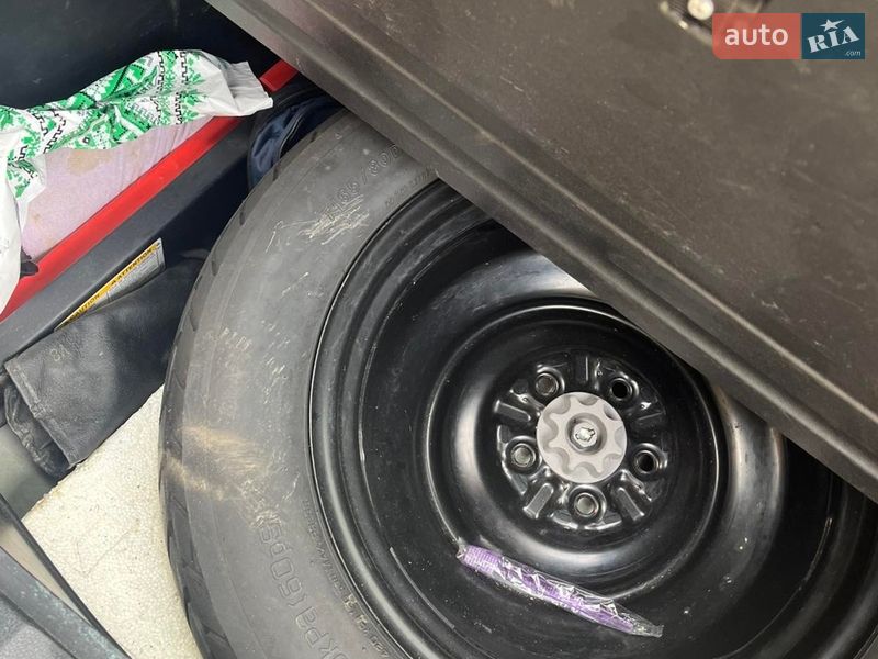 Позашляховик / Кросовер Toyota RAV4 2014 в Дунаївцях