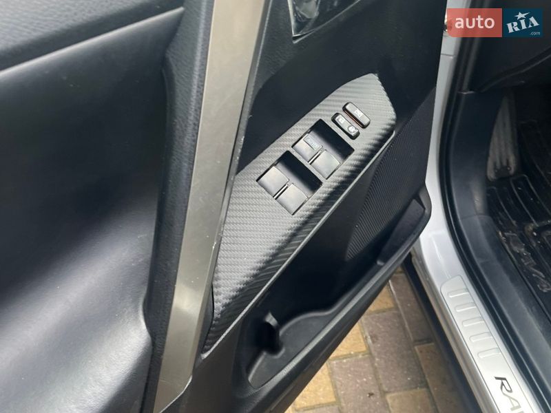 Позашляховик / Кросовер Toyota RAV4 2014 в Дунаївцях