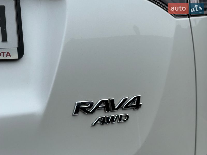 Внедорожник / Кроссовер Toyota RAV4 2017 в Виннице
