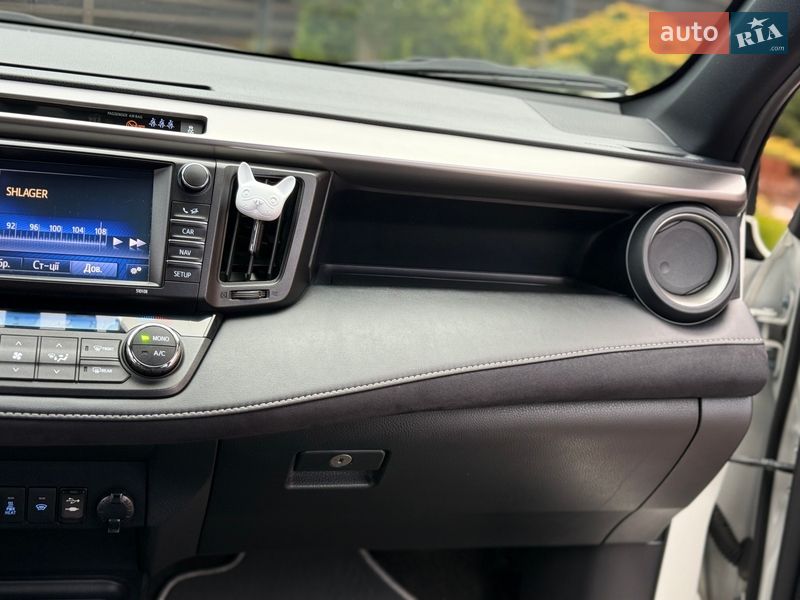 Внедорожник / Кроссовер Toyota RAV4 2017 в Виннице