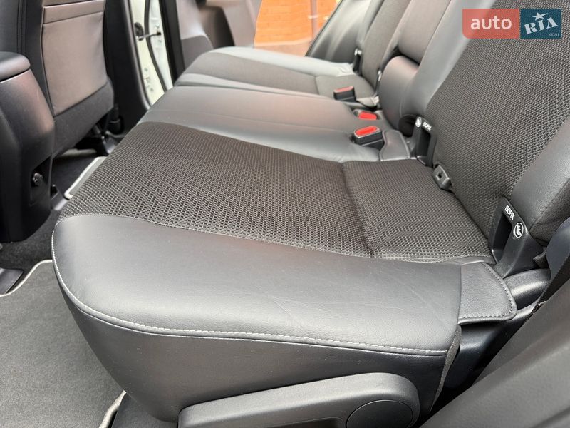 Внедорожник / Кроссовер Toyota RAV4 2017 в Виннице