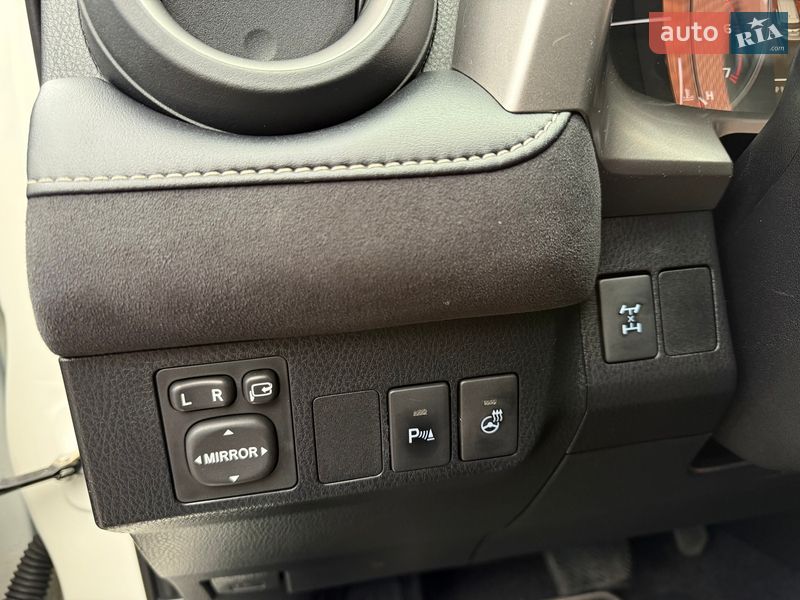 Внедорожник / Кроссовер Toyota RAV4 2017 в Виннице