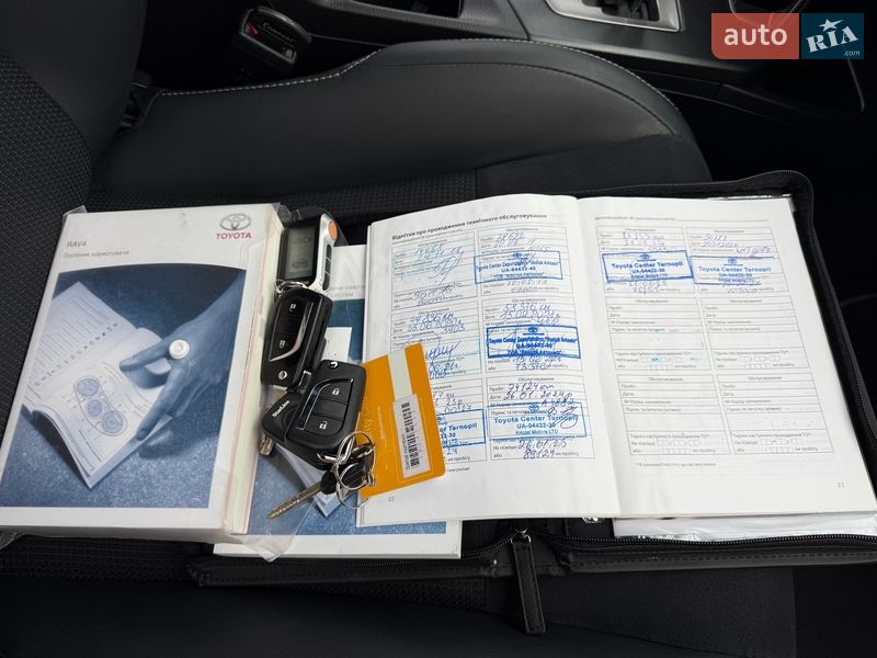 Внедорожник / Кроссовер Toyota RAV4 2017 в Виннице