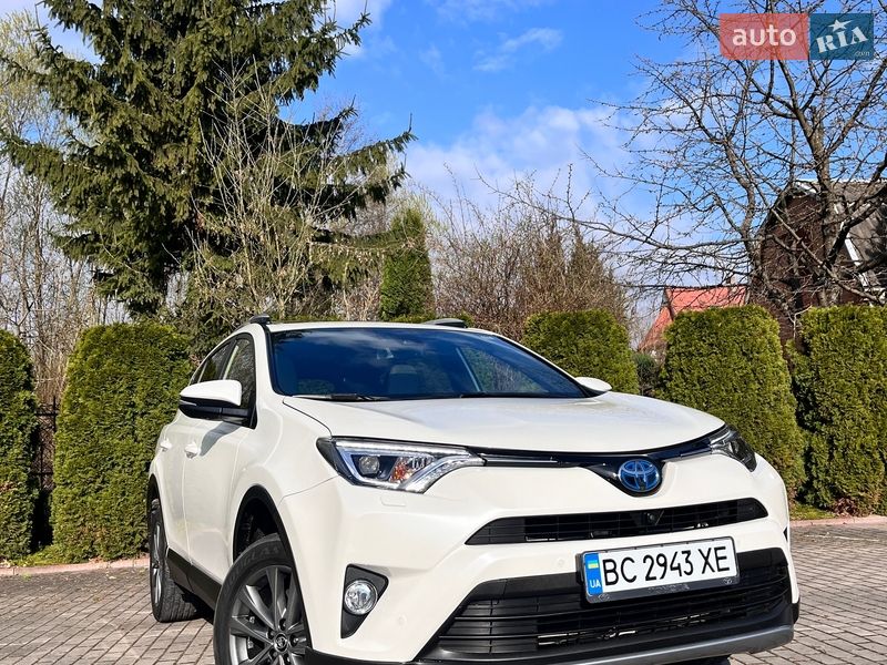 Внедорожник / Кроссовер Toyota RAV4 2018 в Львове