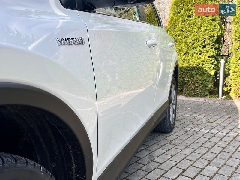 Внедорожник / Кроссовер Toyota RAV4 2018 в Львове