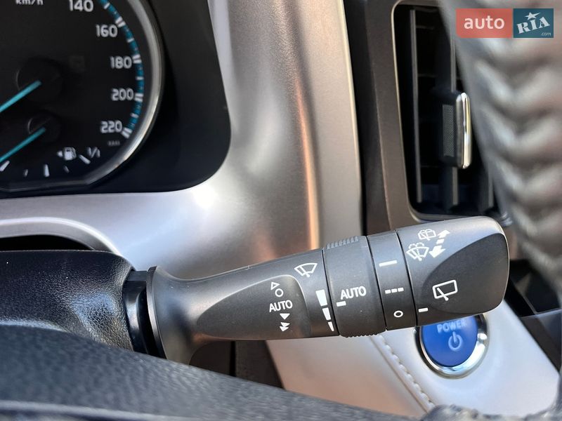 Внедорожник / Кроссовер Toyota RAV4 2018 в Львове