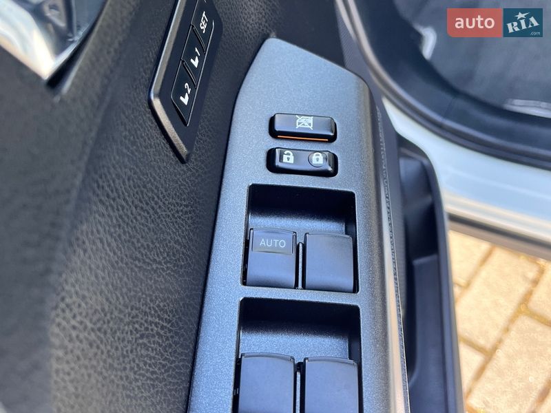 Внедорожник / Кроссовер Toyota RAV4 2018 в Львове