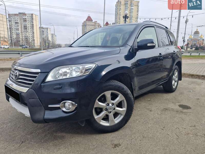 Toyota RAV4 2011