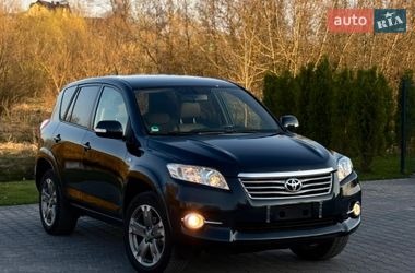 Позашляховик / Кросовер Toyota RAV4 2011 в Тернополі