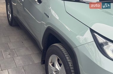 Позашляховик / Кросовер Toyota RAV4 2021 в Василькові