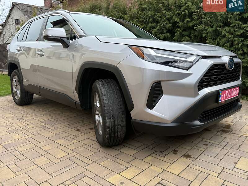 Позашляховик / Кросовер Toyota RAV4 2023 в Львові