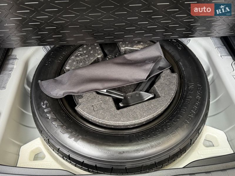 Позашляховик / Кросовер Toyota RAV4 2023 в Львові