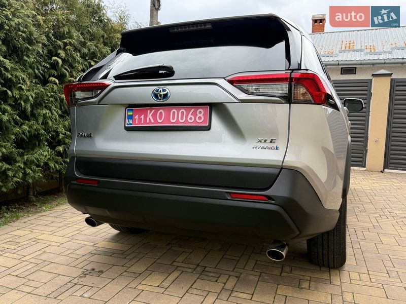 Позашляховик / Кросовер Toyota RAV4 2023 в Львові