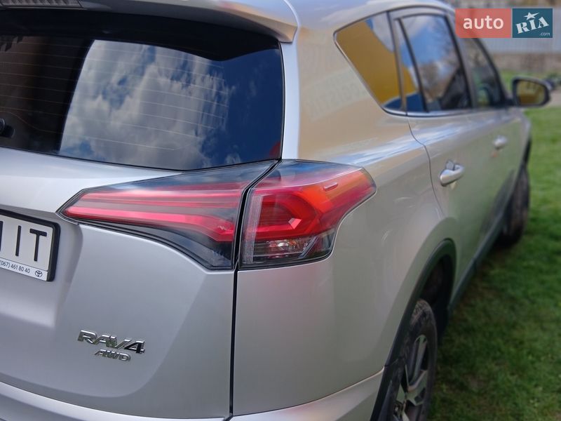 Внедорожник / Кроссовер Toyota RAV4 2016 в Черновцах фото 4 Внедорожник / Кроссовер Toyota RAV4 2016 в Черновцах