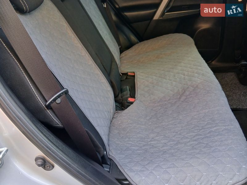 Внедорожник / Кроссовер Toyota RAV4 2016 в Черновцах фото 8 Внедорожник / Кроссовер Toyota RAV4 2016 в Черновцах