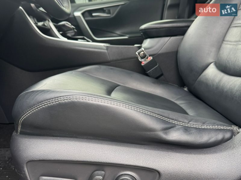 Внедорожник / Кроссовер Toyota RAV4 2020 в Львове фото 11 Внедорожник / Кроссовер Toyota RAV4 2020 в Львове