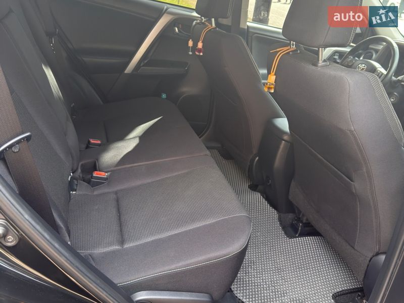 Внедорожник / Кроссовер Toyota RAV4 2017 в Киеве фото 12 Внедорожник / Кроссовер Toyota RAV4 2017 в Киеве
