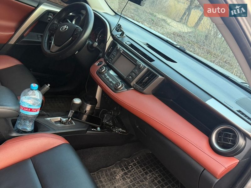 Внедорожник / Кроссовер Toyota RAV4 2015 в Кременчуге фото 7 Внедорожник / Кроссовер Toyota RAV4 2015 в Кременчуге