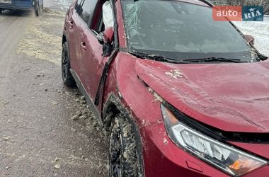 Позашляховик / Кросовер Toyota RAV4 2020 в Львові