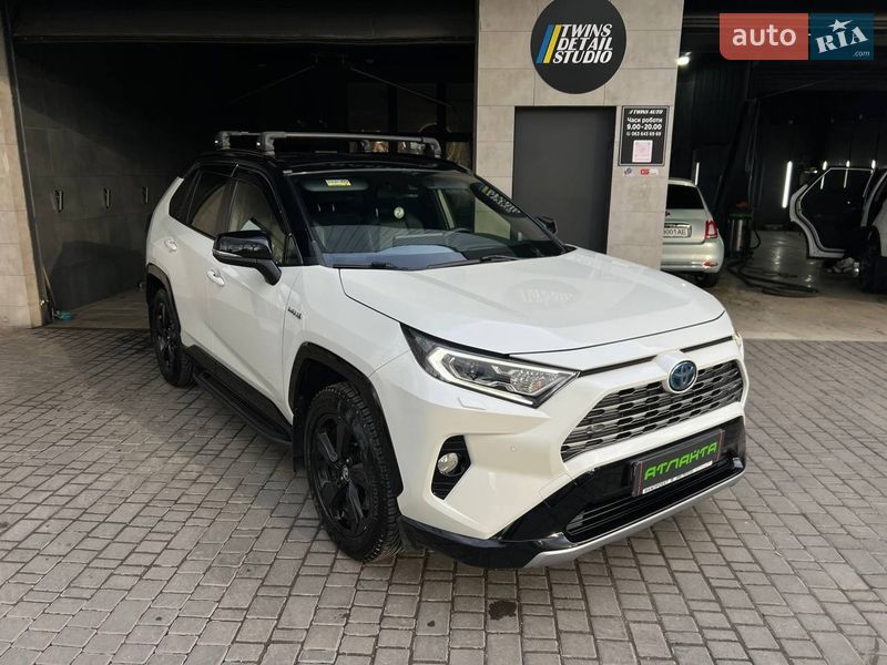 Внедорожник / Кроссовер Toyota RAV4 2018 в Одессе