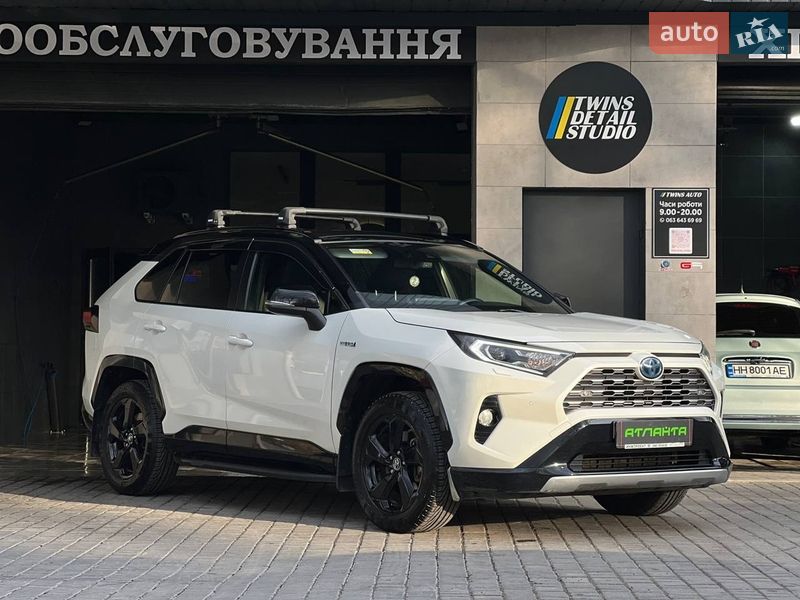 Внедорожник / Кроссовер Toyota RAV4 2018 в Одессе