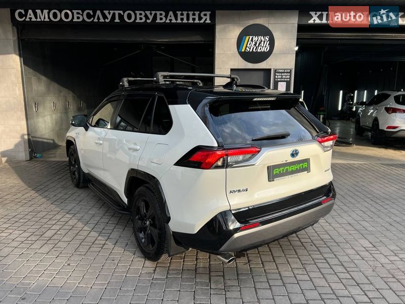 Внедорожник / Кроссовер Toyota RAV4 2018 в Одессе