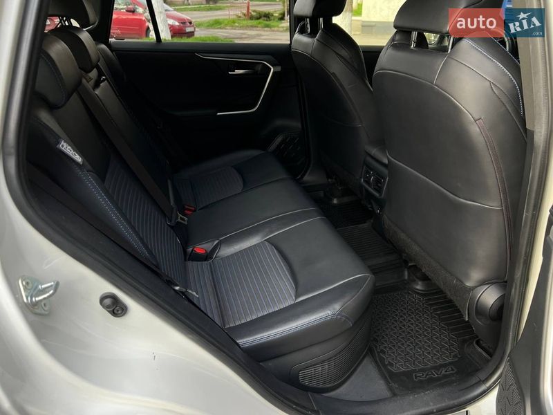 Внедорожник / Кроссовер Toyota RAV4 2018 в Одессе