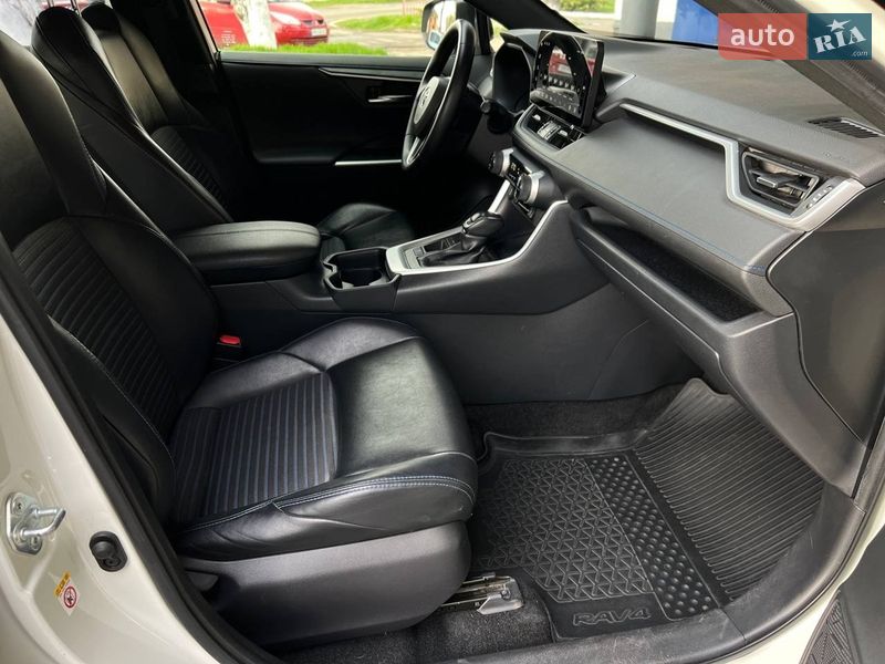 Внедорожник / Кроссовер Toyota RAV4 2018 в Одессе