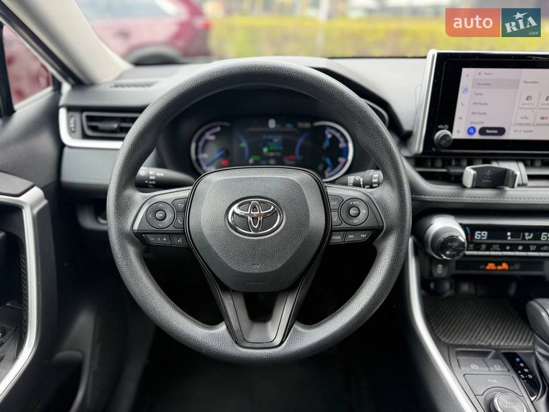 Внедорожник / Кроссовер Toyota RAV4 2024 в Киеве