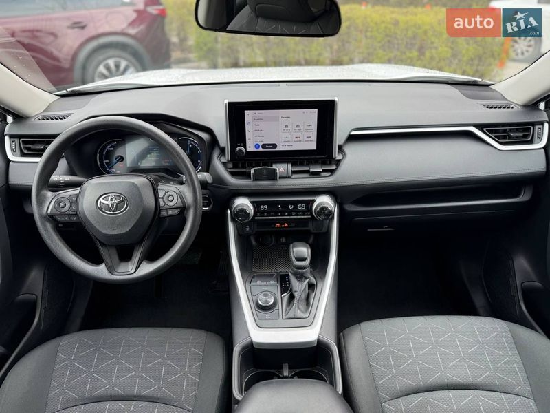 Внедорожник / Кроссовер Toyota RAV4 2024 в Киеве
