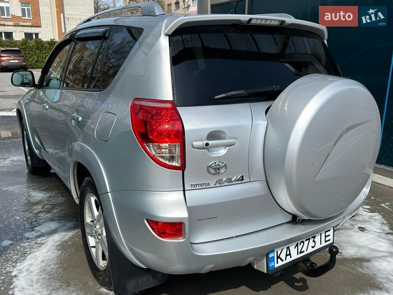 Внедорожник / Кроссовер Toyota RAV4 2007 в Черкассах