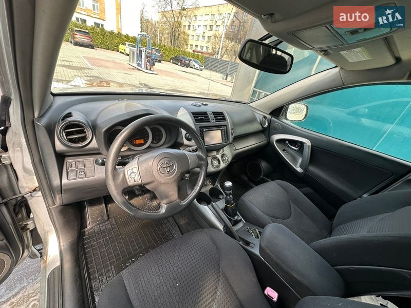 Внедорожник / Кроссовер Toyota RAV4 2007 в Черкассах