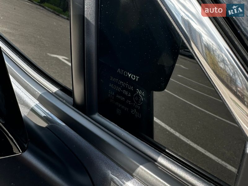 Внедорожник / Кроссовер Toyota RAV4 2023 в Харькове