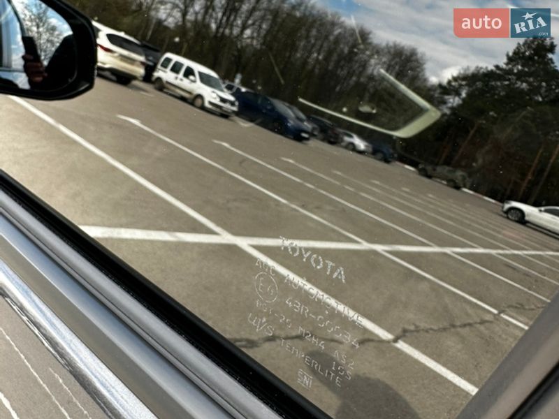 Внедорожник / Кроссовер Toyota RAV4 2023 в Харькове