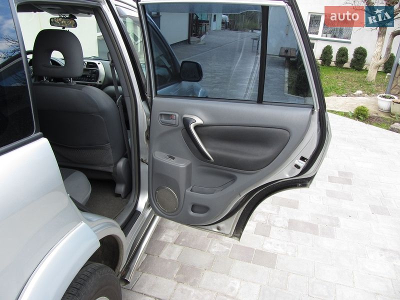 Позашляховик / Кросовер Toyota RAV4 2002 в Хмельницькому