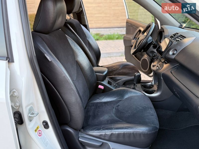 Позашляховик / Кросовер Toyota RAV4 2011 в Одесі