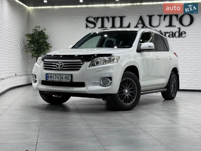 Позашляховик / Кросовер Toyota RAV4 2011 в Одесі