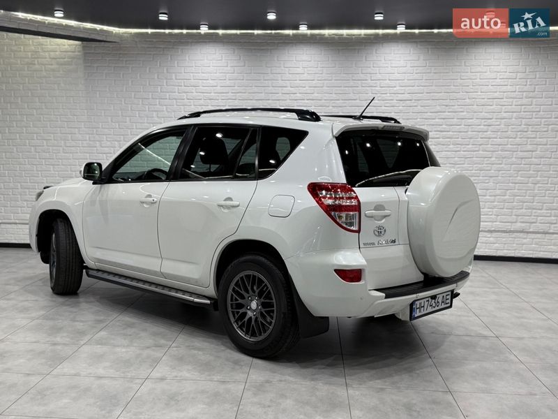 Позашляховик / Кросовер Toyota RAV4 2011 в Одесі