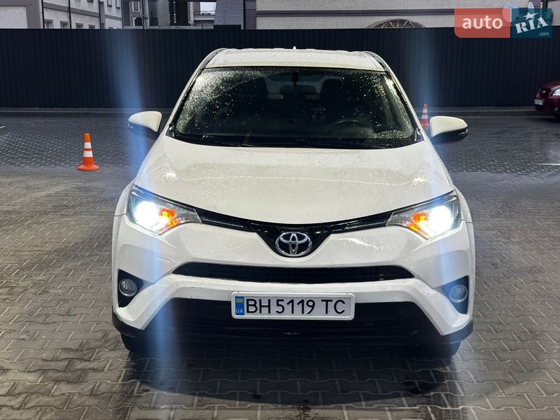 Внедорожник / Кроссовер Toyota RAV4 2016 в Киеве фото 2 Внедорожник / Кроссовер Toyota RAV4 2016 в Киеве
