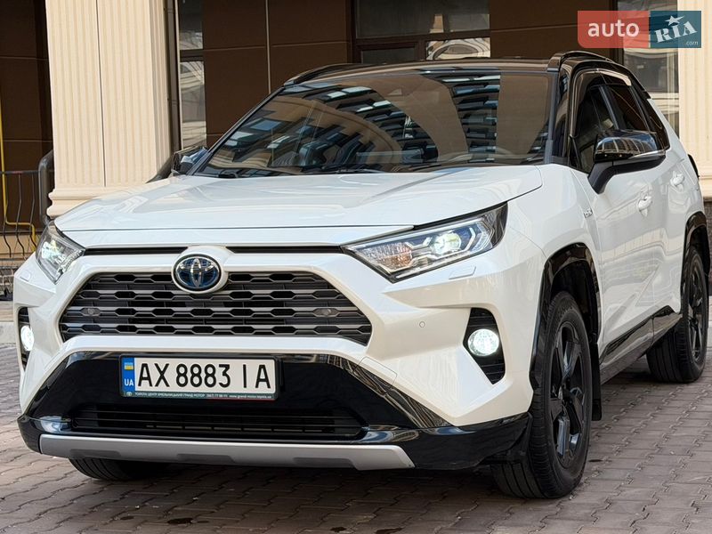 Внедорожник / Кроссовер Toyota RAV4 2020 в Киеве фото 34 Внедорожник / Кроссовер Toyota RAV4 2020 в Киеве