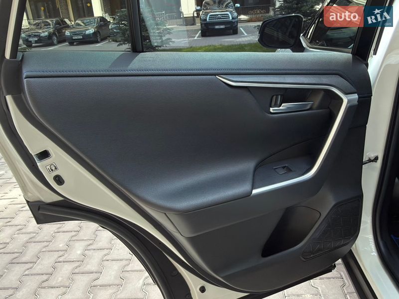 Внедорожник / Кроссовер Toyota RAV4 2020 в Киеве фото 76 Внедорожник / Кроссовер Toyota RAV4 2020 в Киеве