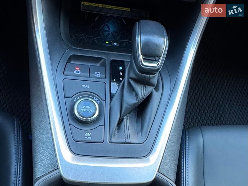 Внедорожник / Кроссовер Toyota RAV4 2020 в Киеве фото 137 Внедорожник / Кроссовер Toyota RAV4 2020 в Киеве