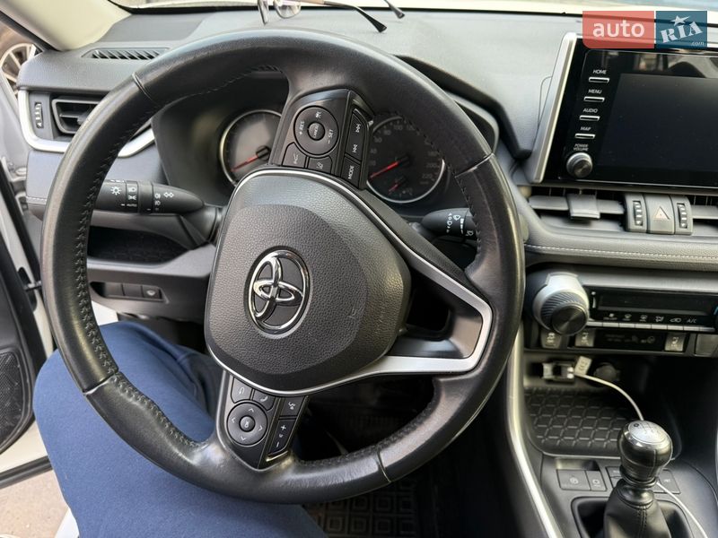 Внедорожник / Кроссовер Toyota RAV4 2021 в Киеве