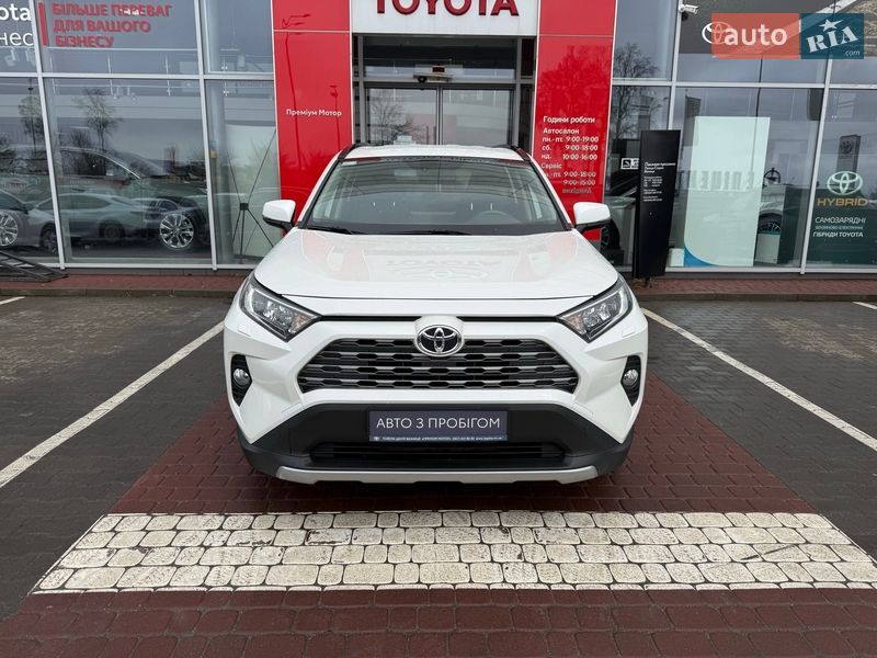 Позашляховик / Кросовер Toyota RAV4 2019 в Вінниці