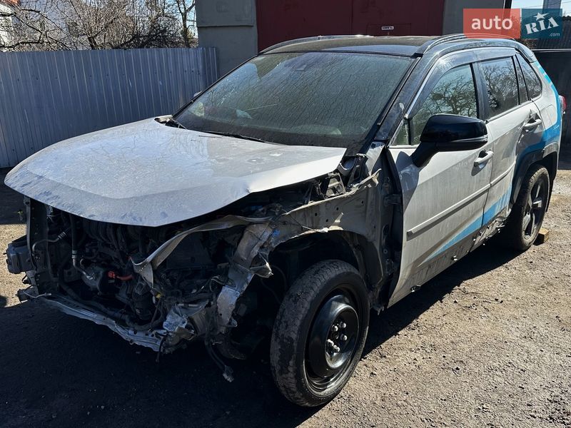 Внедорожник / Кроссовер Toyota RAV4 2019 в Киеве