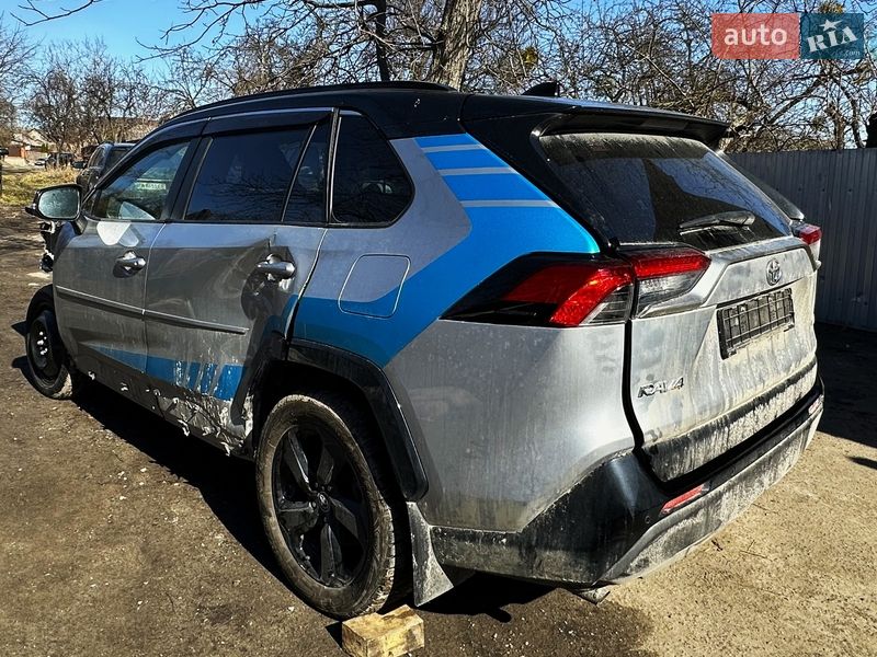 Внедорожник / Кроссовер Toyota RAV4 2019 в Киеве